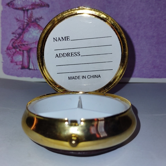 Vintage Gold Hinged Pill Box Case - Picture 5 of 14